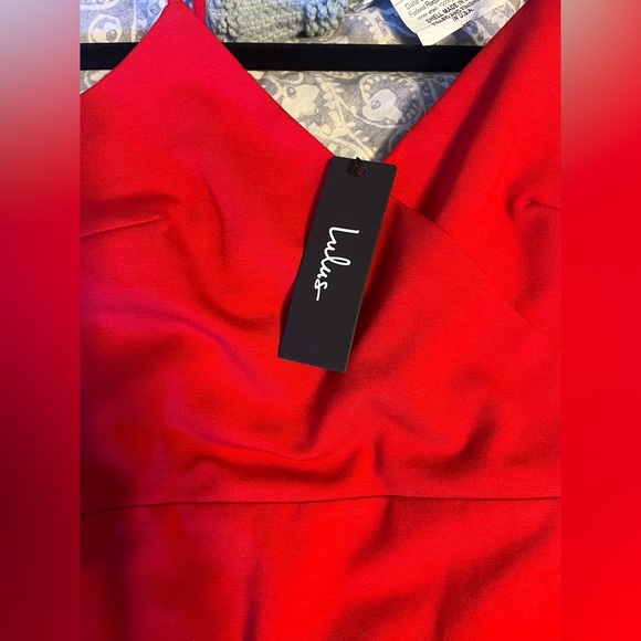 BRAND NEW WITH TAGS- Lulus red dress with ruffle - Picture 6 of 8